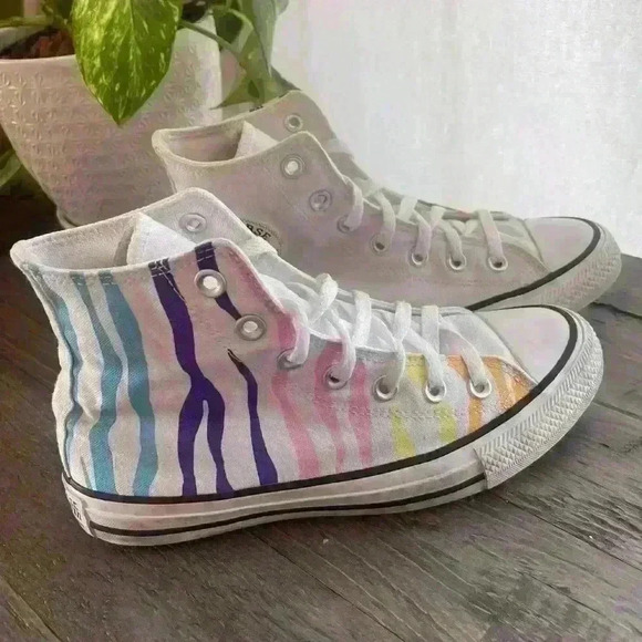 Converse Chuck Taylor MultiStrip Zebra Stripe Rainbow High Top Sneaker Women's 7 - Picture 1 of 10
